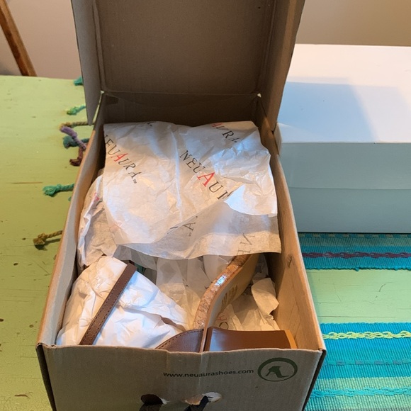 NEW Brazilian chunky heels in teal and chocolate. Size 6 - Picture 11 of 12